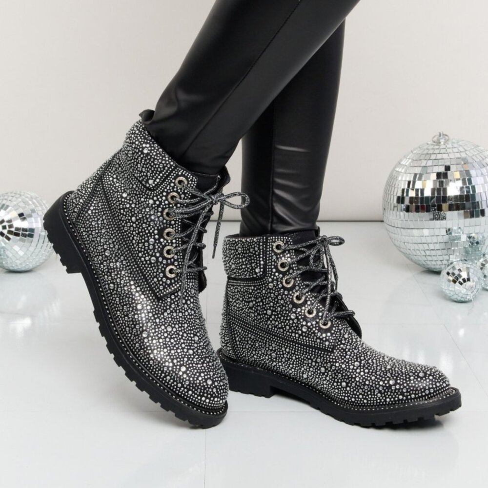 NWT Forever Link Rhinestone Lace-Up Combat Boots